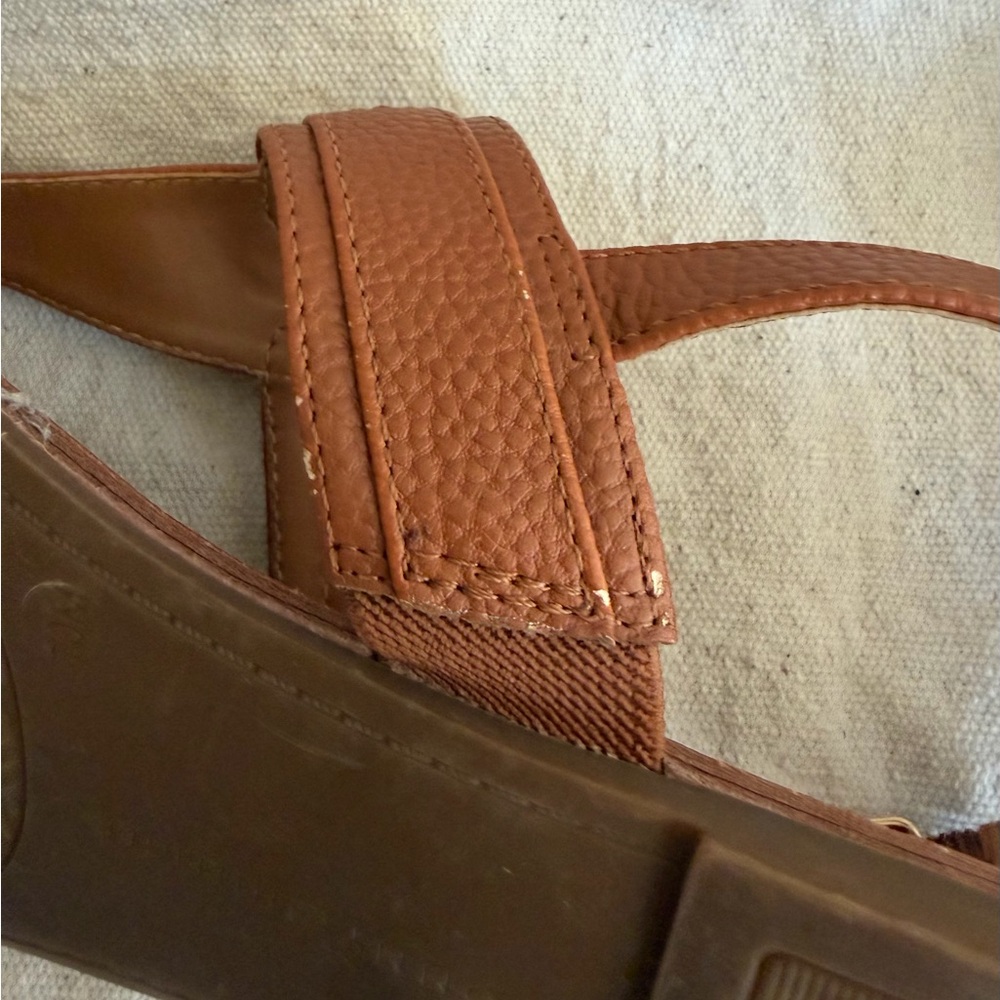Tommy Hilfiger Women's Brown Leather T-Strap Sandals Gold Emblem and Buckles 10 - Picture 10 of 11
